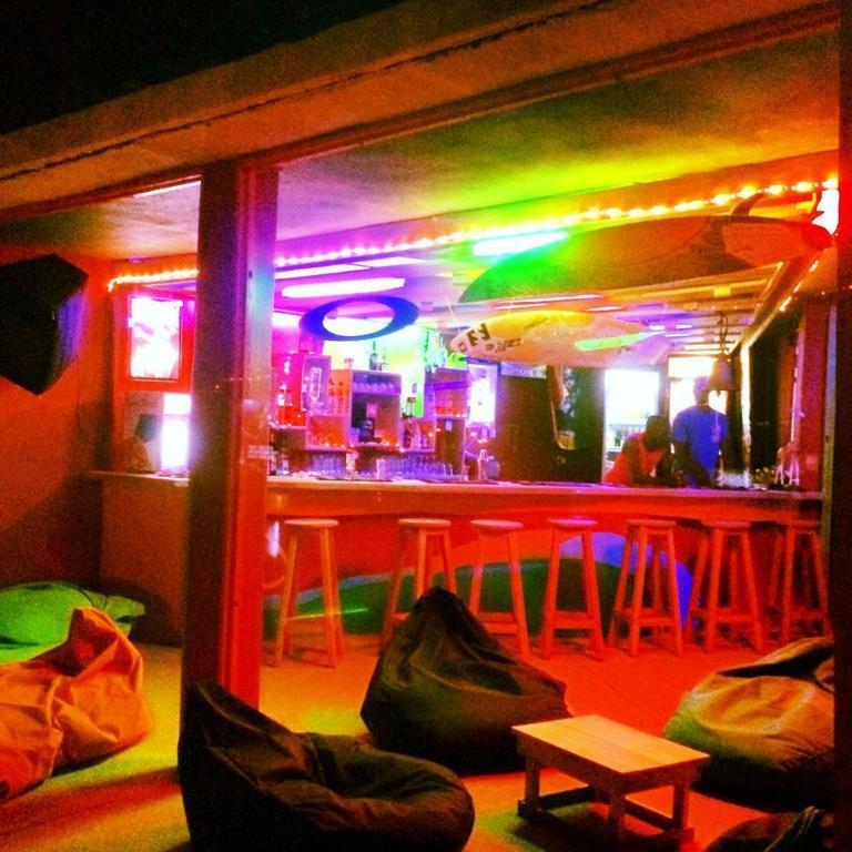 Kame Surf Camp Hotel Assinie Buitenkant foto