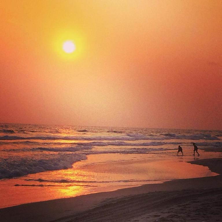 Kame Surf Camp Hotel Assinie Buitenkant foto